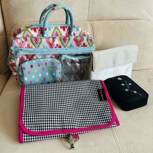 🔥NEW🔥Lot of 4 Toileteries and Jewelry Travel Bags Pouches